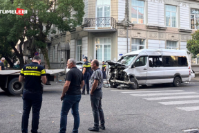 В Батуми микроавтобус с беларусами попал в аварию — два человека погибли